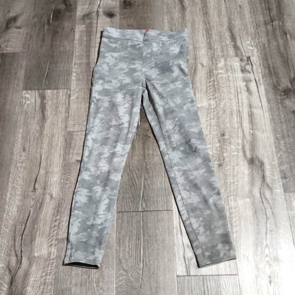 Super soft SPANX light camo Jean-ish Leggings - Picture 3 of 6